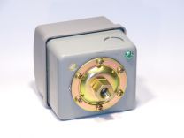9013GHG2J30.jpg